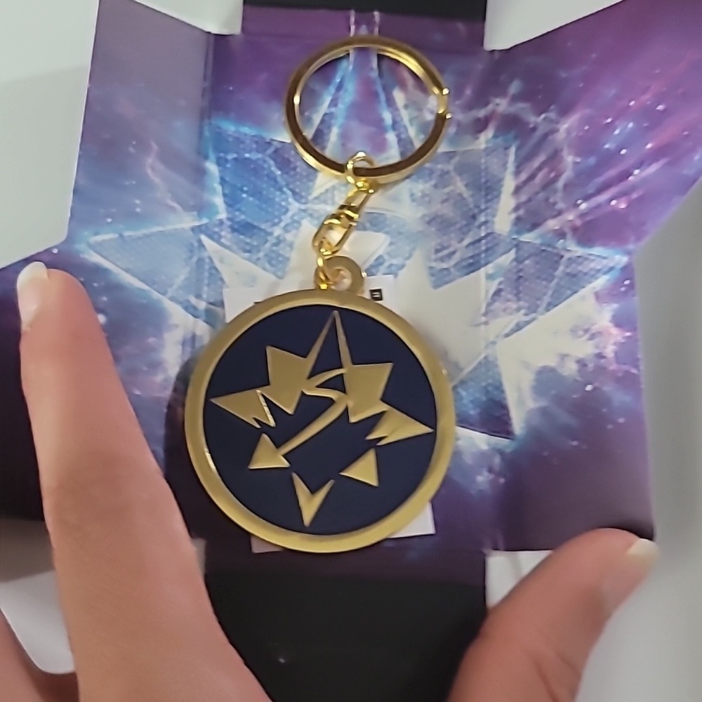CAPTAIN MARVAL SHIRT INCLUDES KEYCHAIN - Picture 5 of 5